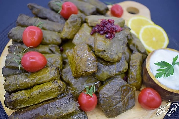 دلمه برگ مو غذای محلی لرستان دلمه برگ مو